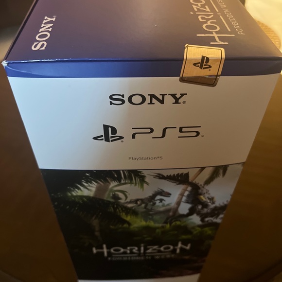 Brand New Sony Playstation 5 PS5 horizon edition Console. Free shipping - Picture 2 of 5